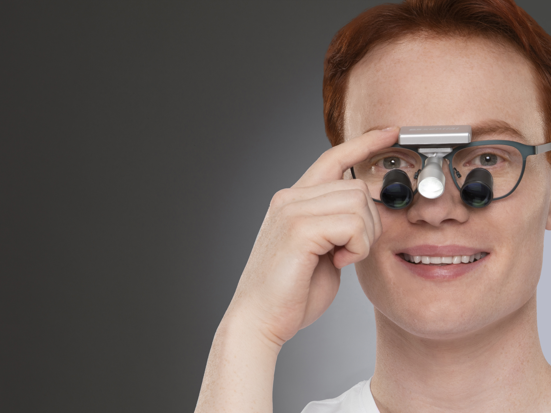 Essential One • Loupe Light Wireless • A Single Touch System