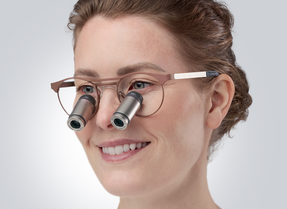 Kepler Kompakt loupe in a Panto frame